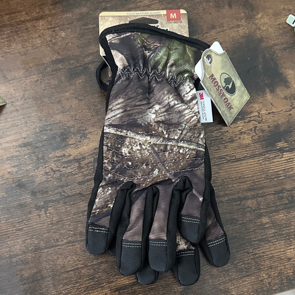 Mossy Oak Men's Camo Gloves with Black Trim